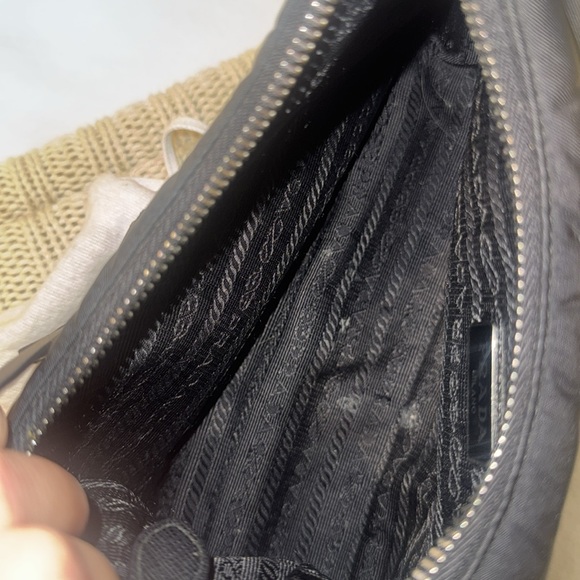 Prada Re-Edition 2005 Black Purse - Picture 6 of 8